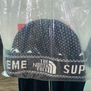 Supreme X The North Face beanie
